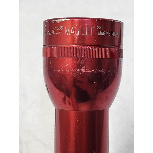 Vintage Tested Maglite Flashlight 2D Cell Red 10" Ships With Extra Light Bulb - Picture 10 of 12